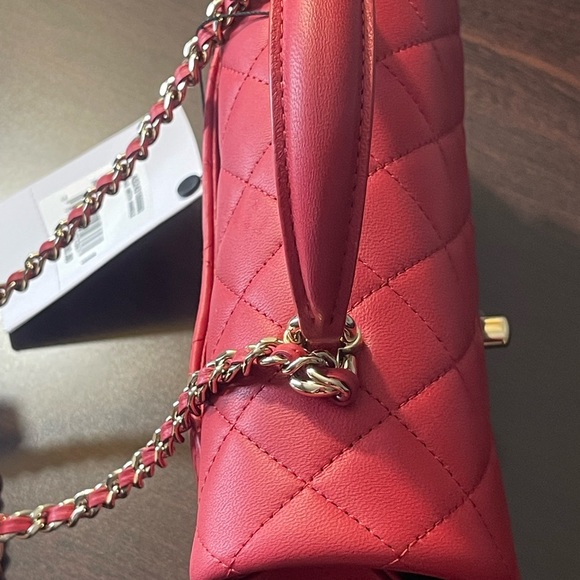 22p Chanel flap mini top handle - Picture 9 of 11